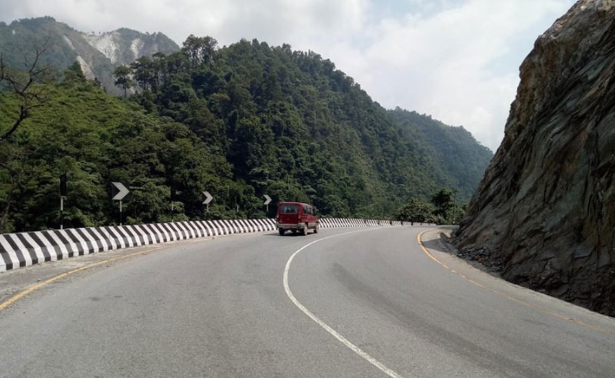 नारायणगढ–मुग्लिन सडक एकतर्फी सञ्चालनमा
