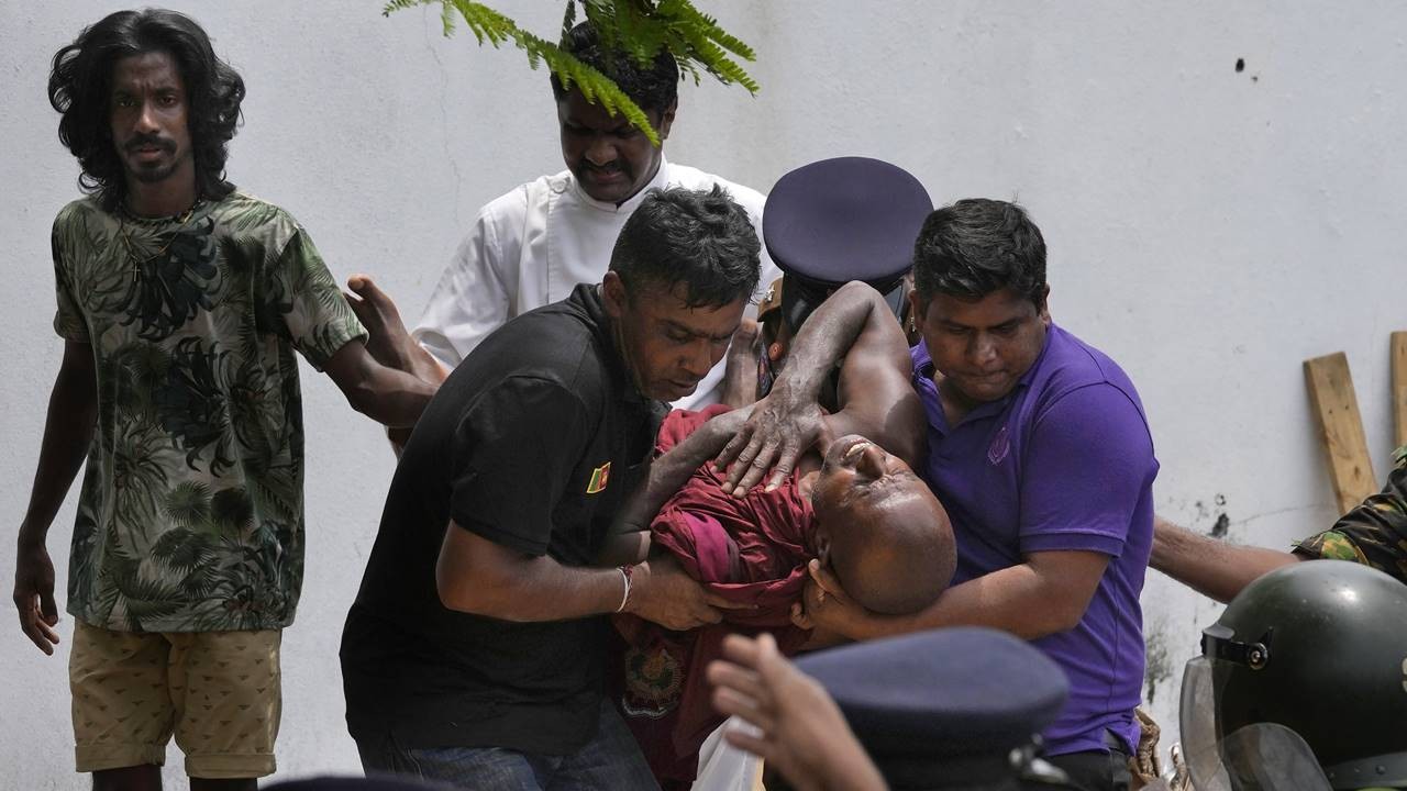 श्रीलंकामा हिंसात्मक झडप, एक सांसदको हत्या